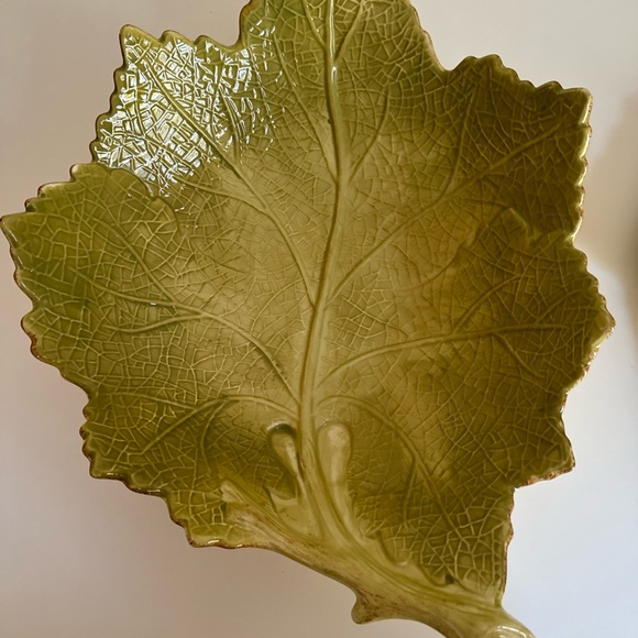 Laurie Gates Coronado Collection Serving Pieces Leaf Shape Set of 3 - Picture 4 of 7